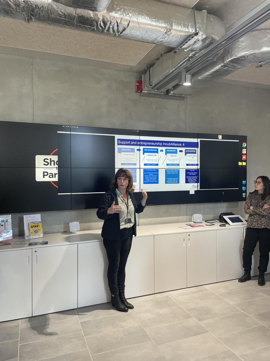 EUBIC's tweet photo. Our colleagues @CovadongaRayon &amp; Amal El Ghadfa visited #EUBIC Associate @IncubAlliance in  @agglopariSaclay as part of the onboarding for selected BSO within @accelero_eu
They toured their🏢met startups &amp;🗣️with BSOs
Find more about #EBNproject #Accelero👉 https://t.co/HZulYhe67M https://t.co/wScZv1ZRNt