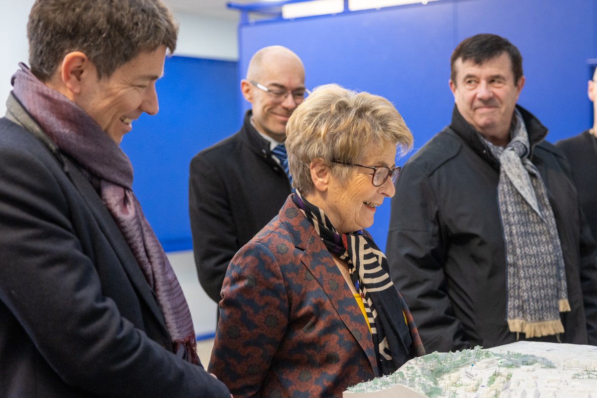 bfc_region's tweet photo. @Strategie_Gouv @MarieGuiteDufay @Anne_Vignot @villedebesancon L’originalité : l’utilisation de #technosols, système qui permet de recréer des sols fertiles à partir de matériaux recyclés : il s’agit de mélanger l’existant (terre et matériaux issus de la démolition) à des déchets verts ♻️ https://t.co/XN5sKpuFBK