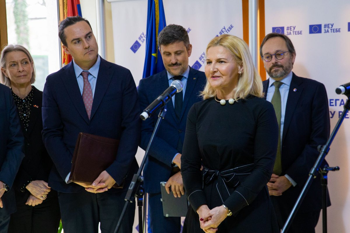 PTinBelgrade's tweet photo. Official launch of the #WeCare campaign with #TanjaMiščević. The #EU cares for and supports #Serbia on its path to accession. 
#WeCare #BoljiSmoZajedno #EU #Serbia #EUzaTebe #Portugal

@eusrbija

Check the campaign at Better together - EU u Srbiji (https://t.co/P8VL2GM6FE) https://t.co/KcZt8UfvrB