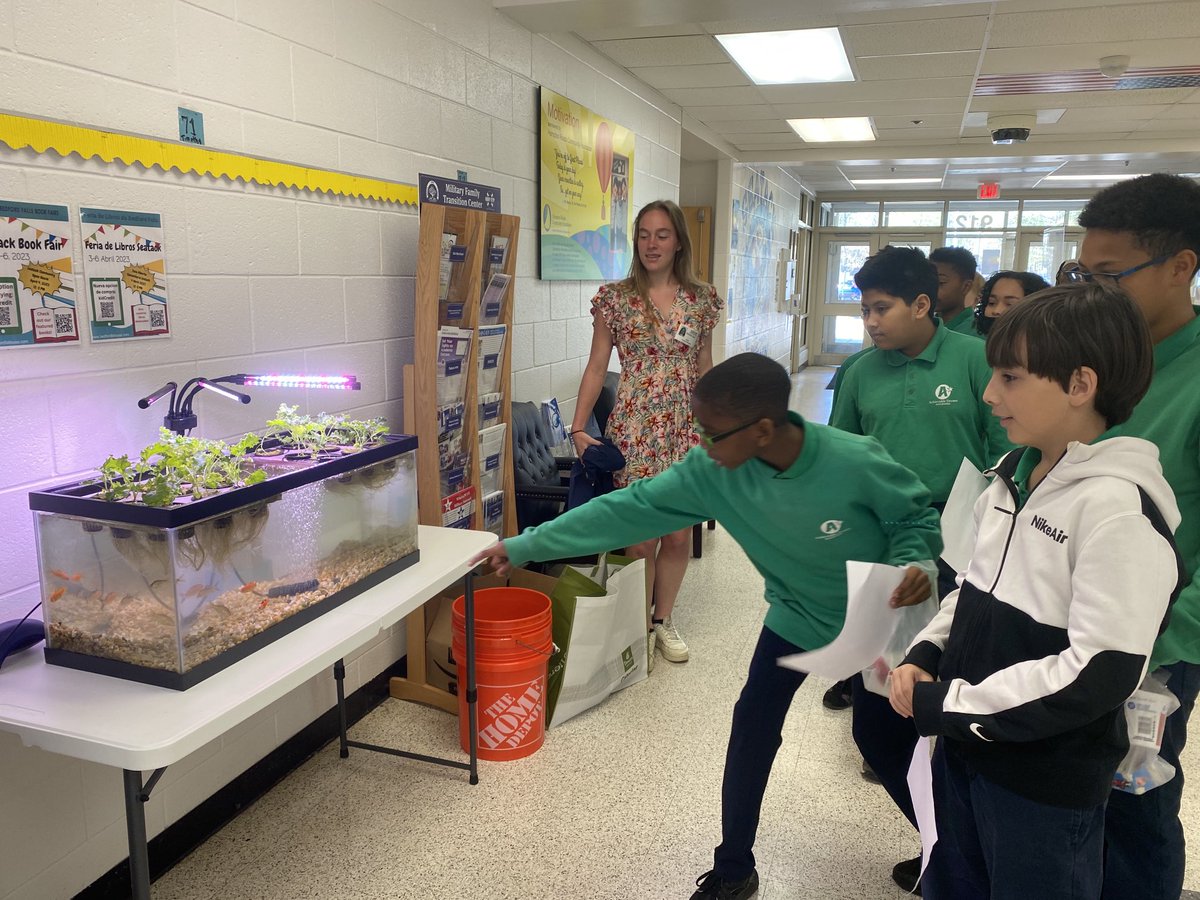 Students leading and learning together #GardenBreakfastClub 🌱 ⁦@NorfolkAcademy⁩ #LeadershipWorkshop #Aquaponics #Inquiry #Gardening ⁦@SeatackDream⁩ ⁦@vbschools⁩ ⁦@VBGifted⁩