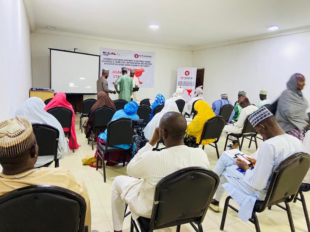 myitconsult's tweet photo. On our @MalalaFund Integrated Basic Need Assistance Project to Flood Affected Households in Jigawa State.
@myitconsult team are leading a Consultative Meeting today with Stakeholders comprising of community and religious leaders from Taura, Auyo and Ringim.
#malalafund #myit https://t.co/f9sX1aiHfH