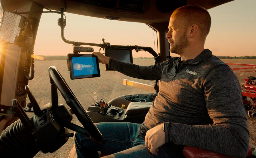 🆕 ¿Y tú? ¿Sabes todo sobre la nueva pantalla GFX-1060 de Trimble?

Descubre con nosotros toda su potencia y sorpréndete con su facilidad de uso 👉 bit.ly/3zNY0Cx

#agtech #tractor #GPS #GNSS #GFX1060 #agricultura #Maquinaria #agriculturadeprecision