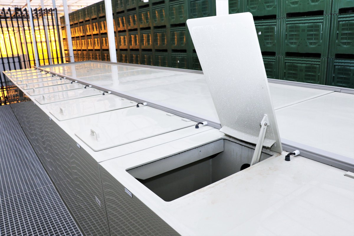 Vloeibare #meststoffen zijn iets zuiverder dan vaste en bovendien blijft de prijs redelijk stabiel. Wel is een goede behandeling noodzakelijk. Daarom installeren wij vloeibare #mestopslag en automatische bakkenvullers op maat. Info? +31 15 369 60 42 of mail info@montera.nl!