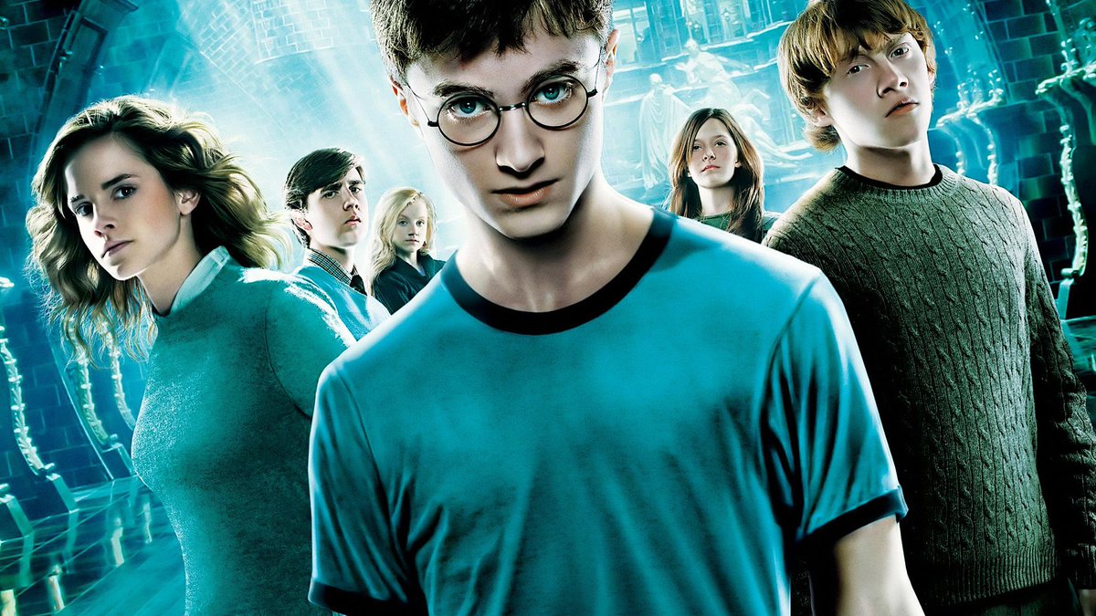 YGKere's tweet photo. Selon Bloomberg, HBO prépare un reboot de #HarryPotter ... en série TV ! Chaque saison correspondra à un livre. JK Rowling est attachée au projet, pour s'assurer du respect de l'oeuvre, mais pas en tant que showrunner. Nouveau casting bien évidemment. En voilà une grosse news ! https://t.co/JGt2h24WSF