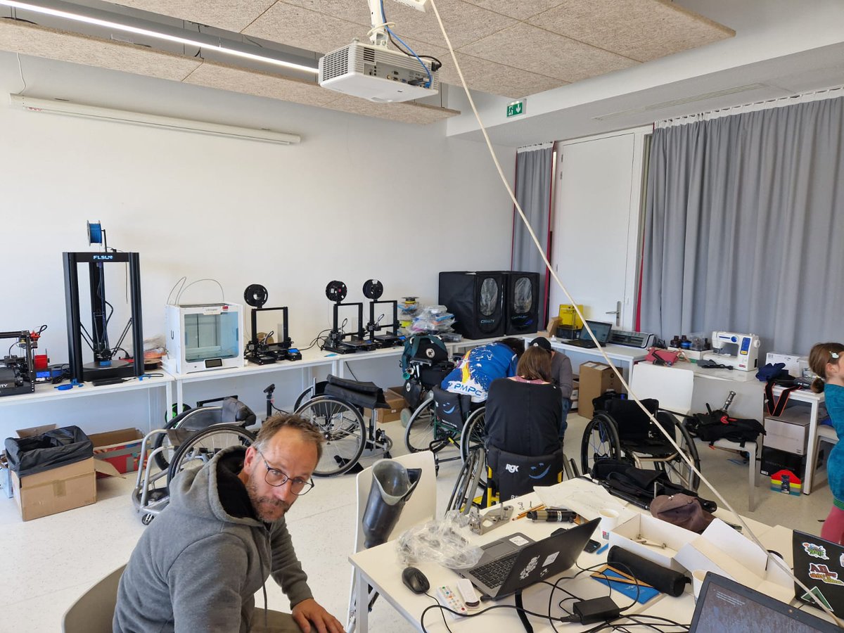 mobilab66's tweet photo. @Cn_Bergeret Quelques unes même, elles ont tourné jour et nuit pour arriver à sortir tous les projets, les différentes versions des adaptations modélisées... https://t.co/hloWOcZ4SF