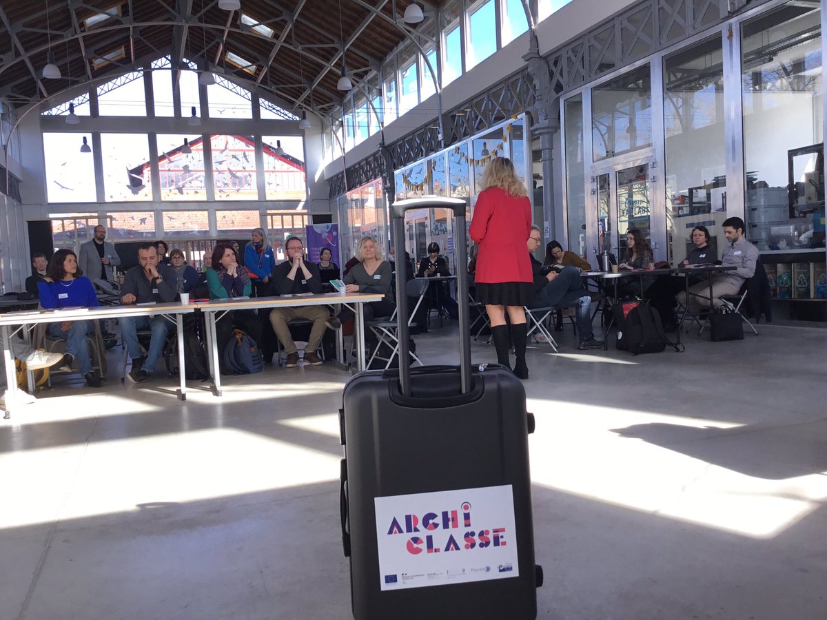 dane_nancy_metz's tweet photo. Séminaire #numérique et aménagement des espaces scolaires à l'Octroi-Nancy dans le cadre du projet européen #PLANETE_FEDER et de l'installation de laboratoires numériques dans l'@acnancymetz.
Remise des mallettes #ArchiÉtab.
#Archistart
#Archiclasse
#ÉcoleSurTousLesTerritoires https://t.co/F2KtwGJn5z