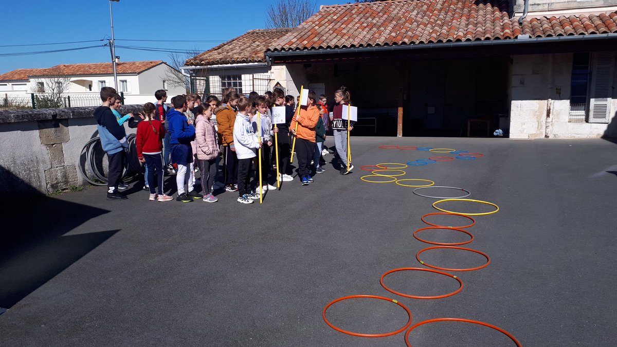 JbMassicot's tweet photo. L'école de Guitinières labellisée #generation2024 se pique au quizz des jeux paralympiques #SOP2023 #DSDEN17 #CPDEPS17 https://t.co/ykQb18ek4Z