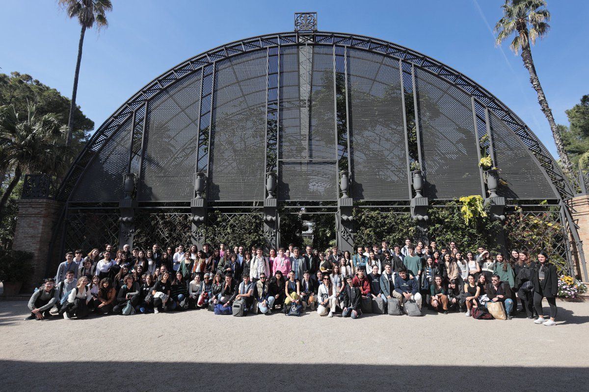📷 Ei! Vas participar a la #LligaDeDebat de Secundària i Batxillerat de la Xarxa Vives d'Universitats?

📷 Consulta la galeria d’imatges de la fase final celebrada a la <a href="/UV_EG/">Universitat València</a>📷
flickr.com/photos/xarxavi…