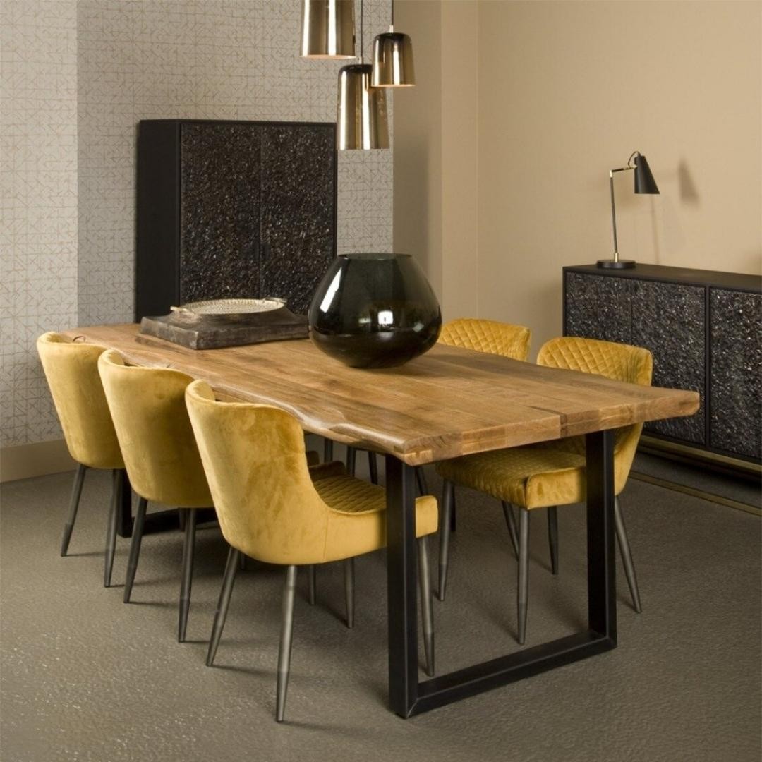 Eettafels zijn een van de meest essentiële meubelstukken in elk huis. Niet alleen bieden ze een plaats om te eten, maar ze fungeren ook als ankerpunt voor familiegesprekken en andere sociale bijeenkomsten.

Bestel nu op onze webshop
teakea.nl