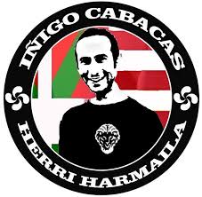 EHDonbass's tweet photo. Athletic Clubeko zuzendaritzak Iñigo Cabacas Herri Harmaila-ko (ICHH) kide bati San Mamésetik bi urterako kanporatu eta bazkide izaera bertan behera utzi diotela jakinarazi dio, Pablo Gonzálezi eta Donbasseko biktimei elkartasuna adierazteko pankartak erakusteagatik. https://t.co/zn7LfLPUUe