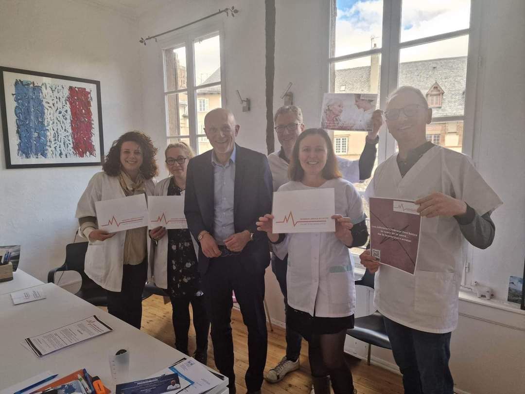 Idelencolere's tweet photo. Cinq de nos collègues ont rencontré, le 03/04/23, Mr @S_Mazars Député de l'Aveyron à Rodez lors d'un échange intéressant et constructif.

Il échangera avec des collègues députés sur nos revendications.
 
#nonmerci
#Infirmiersliberauxencolere
#infirmiersliberauxmeprises https://t.co/bpsUgLYFsS