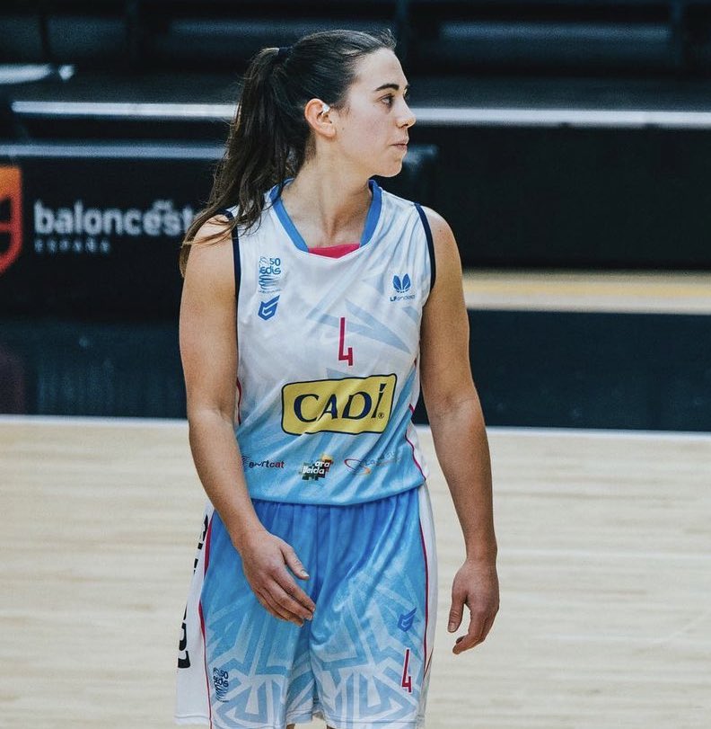 🧶 𝐇𝐈𝐋𝐎 | Hoy es el cumpleaños de una de las jugadoras más talentosas que ha dado el baloncesto español.

𝐋𝐚𝐢𝐚 𝐑𝐚𝐯𝐞𝐧𝐭𝐨́𝐬 cumple 26 años y tenemos que celebrarlo viendo un poco de su magia.

Hace este deporte tan bonito… 👀👇🏻