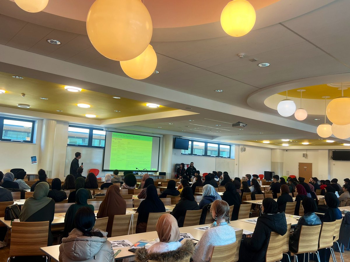 LutonSixthForm's tweet photo. Excellent commitment to learning shown today from our Year 2 Biology students. 100+ learners putting in the hours at our Biology Revision Conference, hosted by Julie and Shahruk. 🧬 

Preparations for the Summer exam season is well underway! https://t.co/uQWjDG1TRf