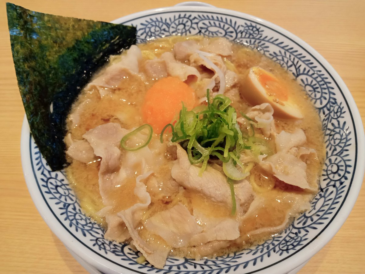 skydeepsky's tweet photo. 【丸源ラーメン】の肉そばの肉ダブルいただきました！
にんに���とか特製ラー油���かいろいろカスタムできてテンションあがりまくりました！ https://t.co/7XCj2GkI0v