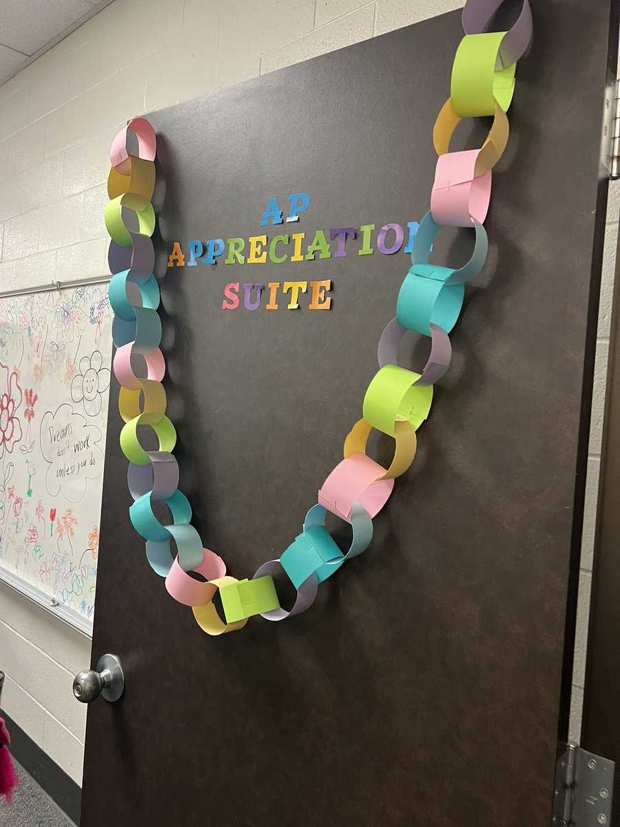 MrsSterns's tweet photo. Happy AP appreciation week from our amazing secretaries, counselors, and staff! 🍎 https://t.co/tQbGtyLaHP