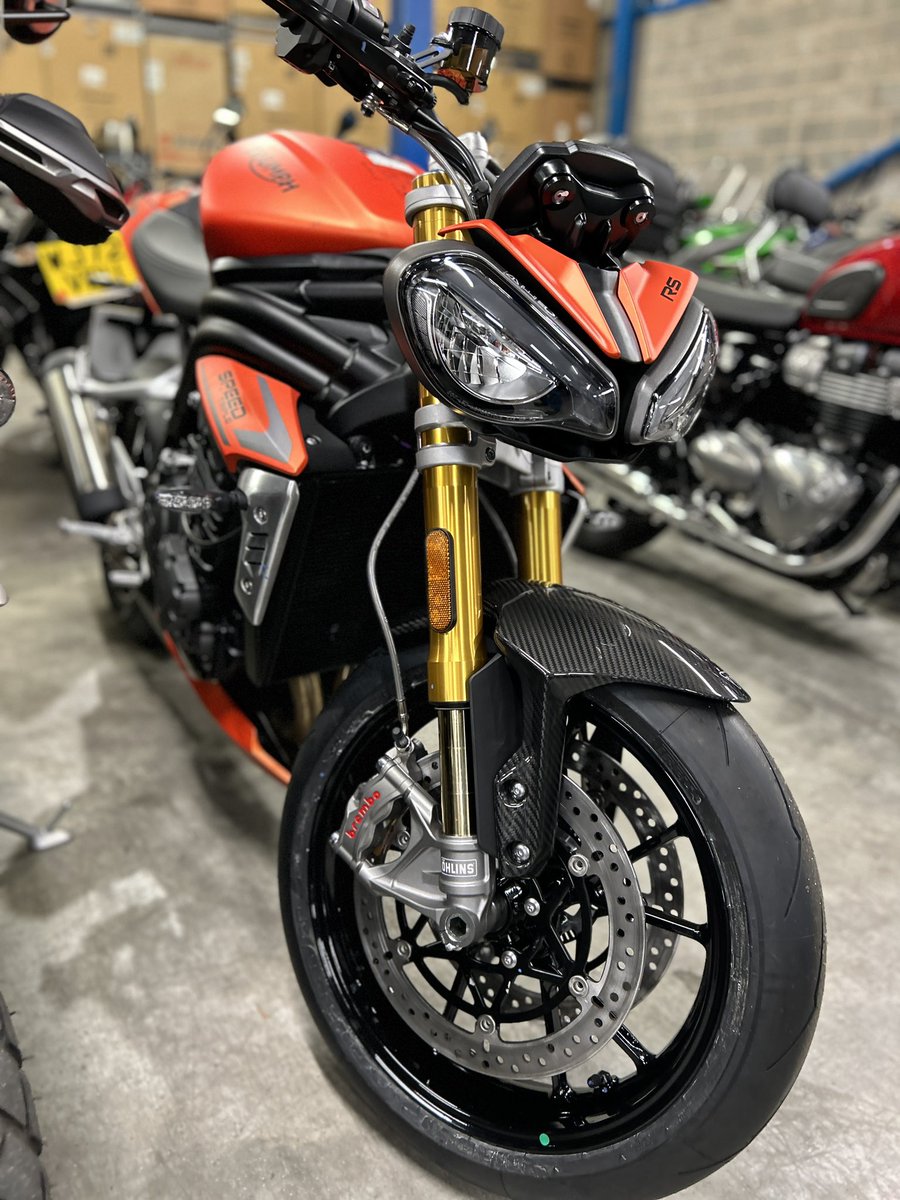 mototingle's tweet photo. I like you and you like me 🧡

#TriumphSpeed #Triumph1200 #SpeedTriple #BarryWhite

https://t.co/e9km2Kbw9V https://t.co/fPmWIUvIWZ