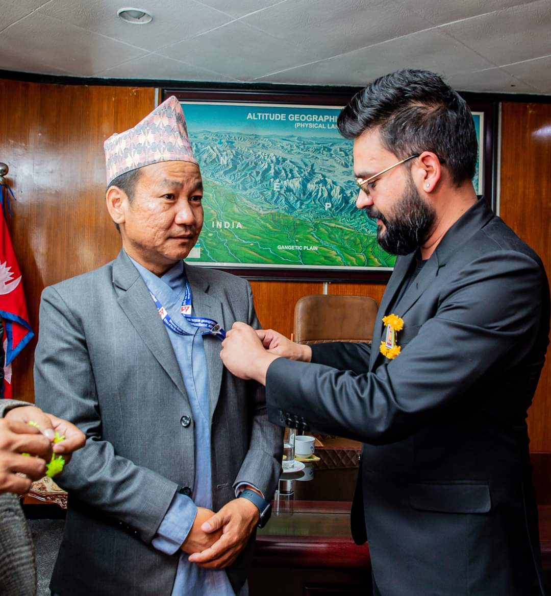 RONBupdates's tweet photo. Dharan Mayor Harka Sampang meets Kathmandu Metro Mayor Balen Shah during his visit to Kathmandu. ❤️ https://t.co/NdcCXTNiNk