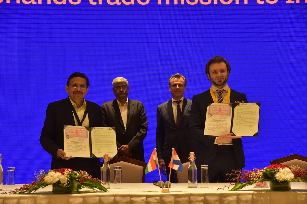 cleanganganmcg's tweet image. In the August presence of Mr @gssjodhpur &amp;amp; Mr @markharbers, Hardt Hyperloop &amp;amp; TuTr signed an MoU to achieve interoperable #HyperloopTechnology between #Europe &amp;amp; #India. This&apos;ll foster joint efforts in development, demonstration, de-risking &amp;amp; deployment of hyperloop technology.