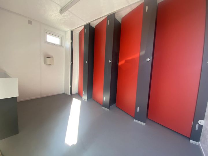 SpacemakerMod's tweet image. Bespoke full height unisex toilet facilities are available in a wide range of colours and finishes for you to choose from, stand out from the crowd and express your company colours or add a splash of interest to your cabin or modular building.