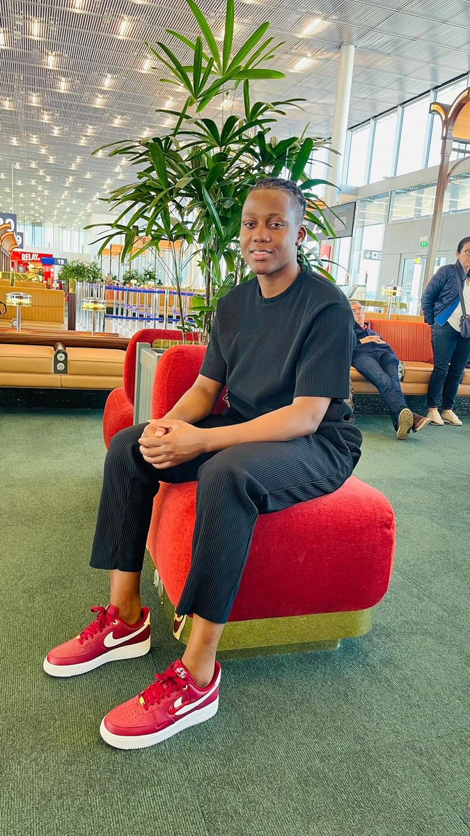 Nnadozie chiamaka on Twitter i too fine joor e be like say i go marry this year o, how