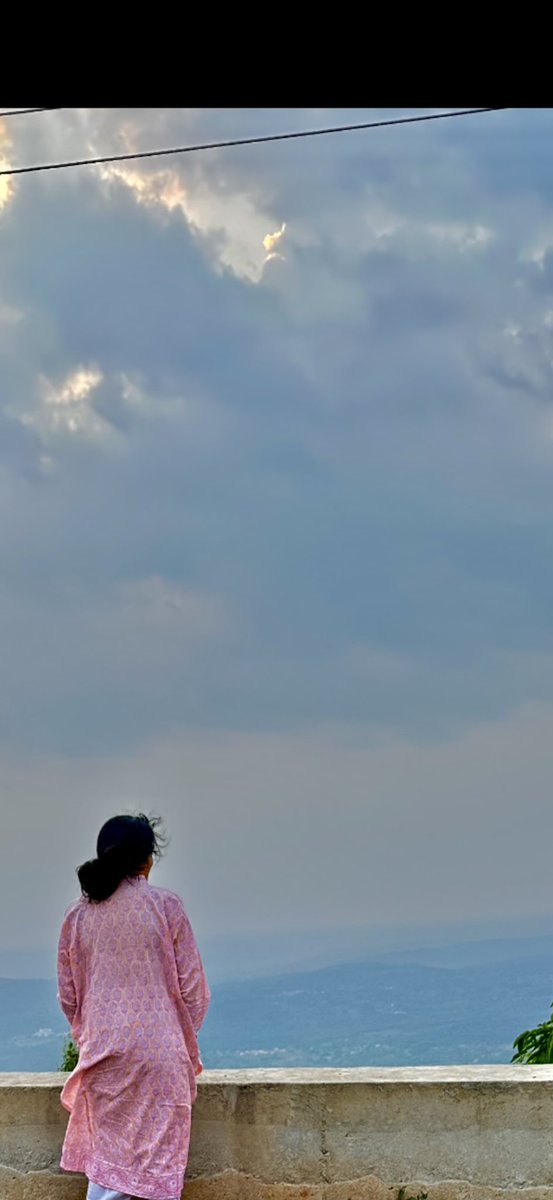 vrundavs's tweet photo. When you want to feel the silence…
When you want to be silent…
Go to the hills …
A soothing silence around
#mallappanakonda #andrapradesh
#daughtertime https://t.co/mgVH25GOJd