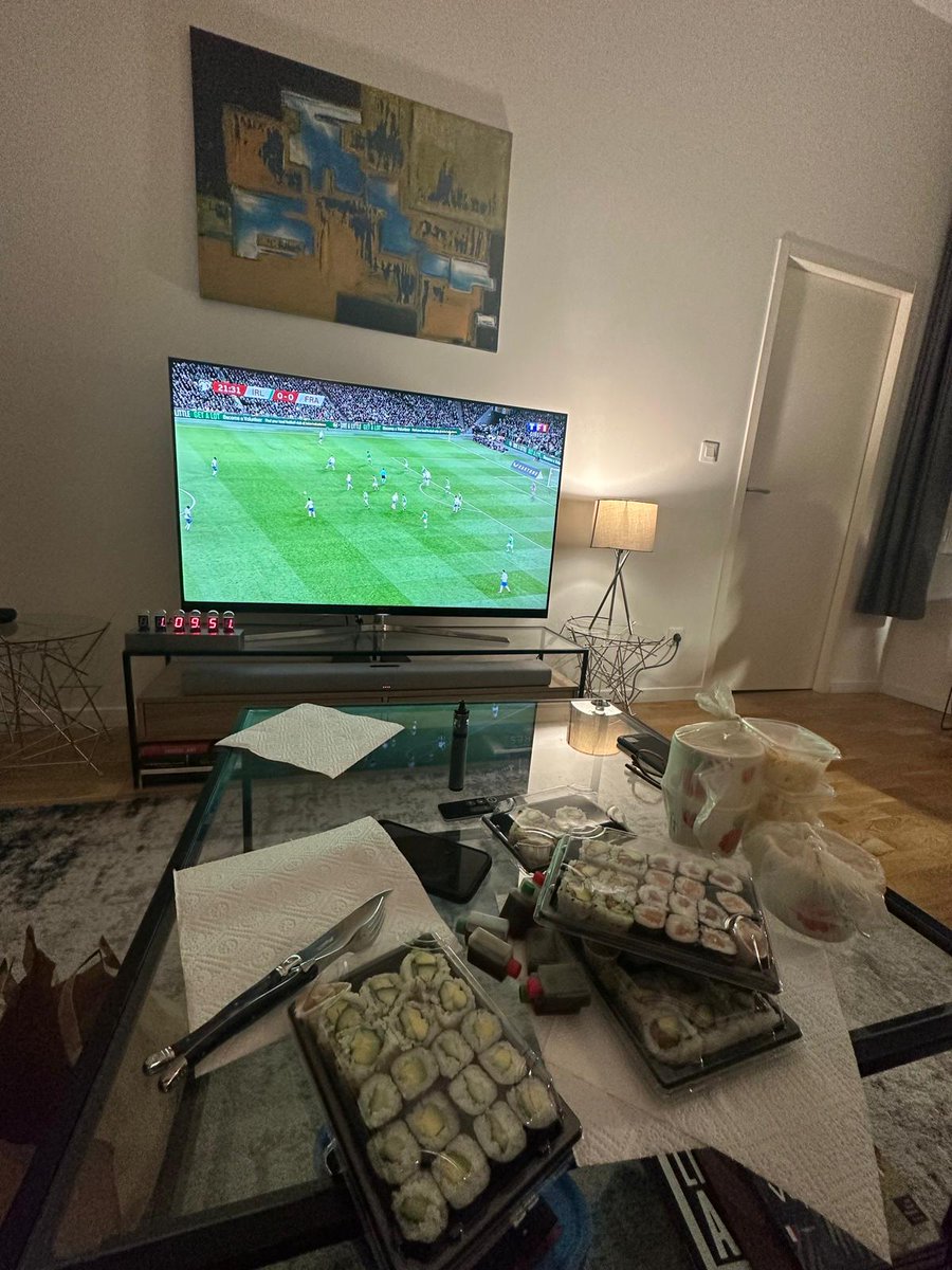 Même si on aurait préféré se retrouver tous ensemble, cette fois-ci, c’est à domicile que nous avons partagé un moment convivial !
A cette occasion, Ividata a offert à ses collaborateurs un repas dans l’enseigne de leur choix 🎉🍕
#VirtualEvent #SoiréePizza #Euro2024