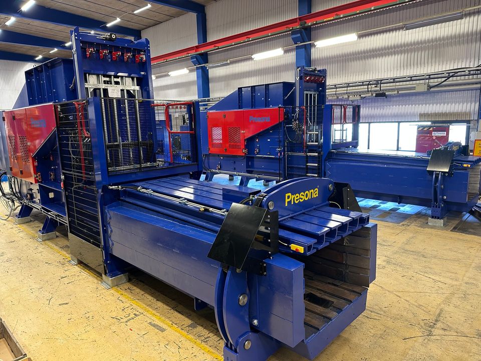 Here are two LP 85 VH1 WD bound for southern Europe when they are ready in the workshop. What do you think of the colors?facebook.com/photo.php?fbid…