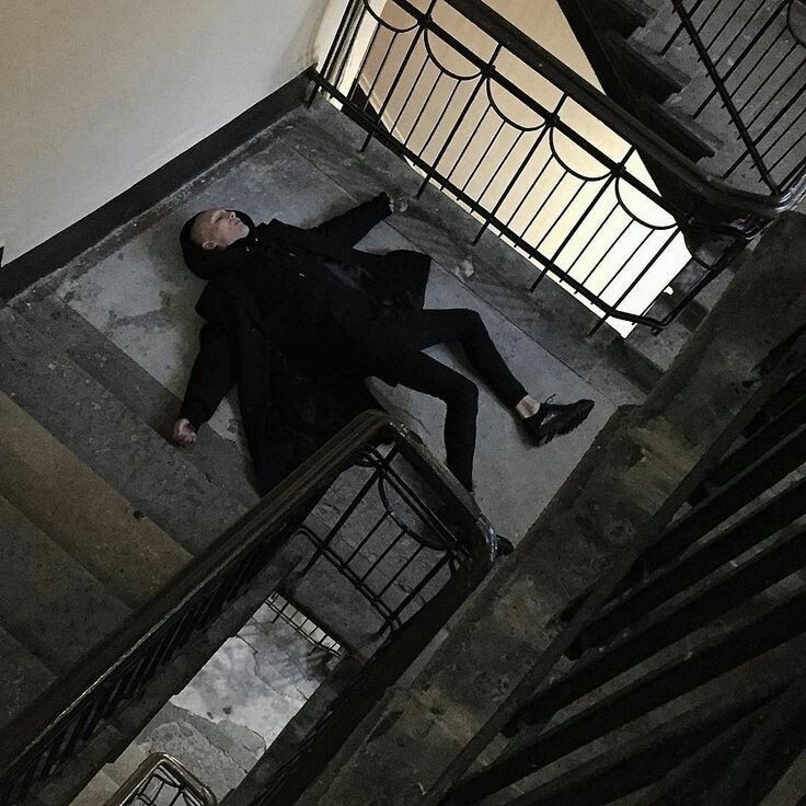 Airelave's tweet photo. @dangerousmwah Quando falo pras pessoas que eu curso matemática, é assim que elas tem todo o direito de me imaginar: https://t.co/yIKIXkeKBs