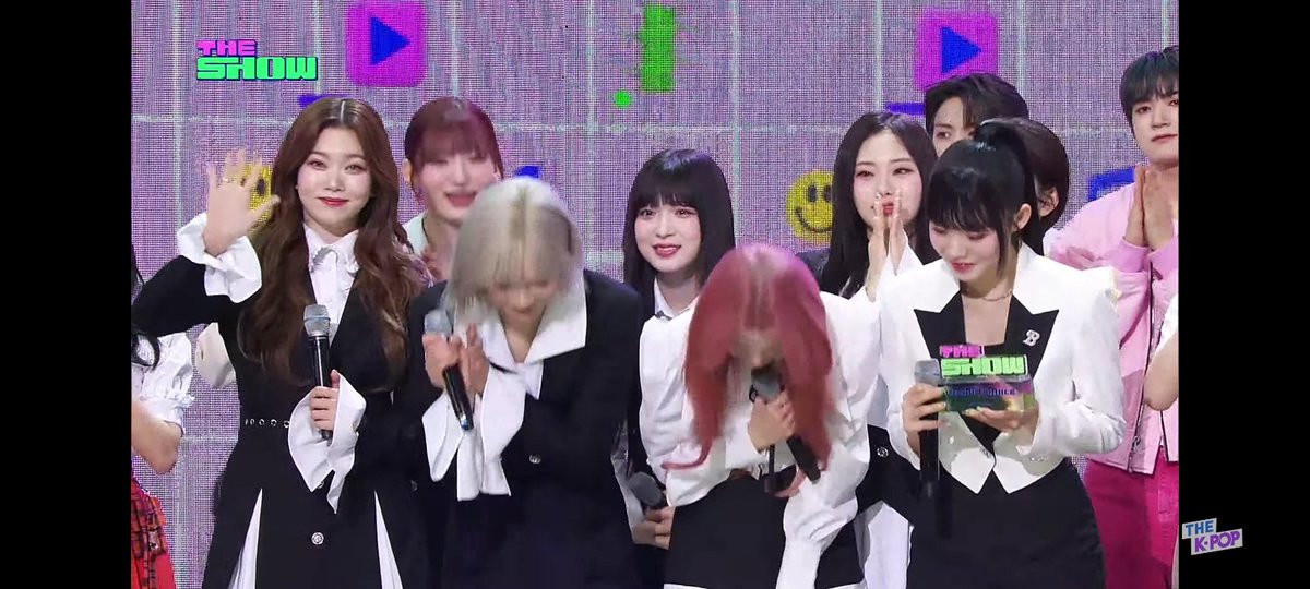 myeleventhday's tweet photo. they deserve it so much, they have worked hard and we were finally able to reward them 💜💙
#billlie1stwin  #EUNOIA https://t.co/sJBxfR9Hma