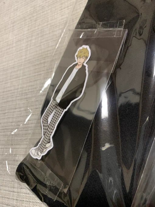 届いた〜!!!ステッカーそんな感じでついてるんや…ってちょっと笑ってしまった…ww 