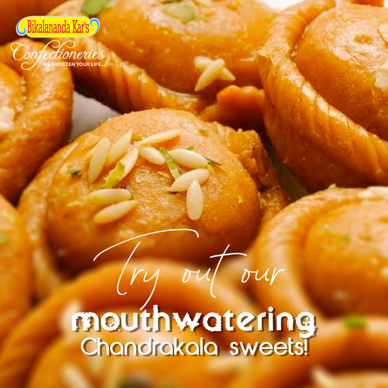 bikalanandakar's tweet photo. Want to taste some authentic North Indian dessert? Taste the Chandrakala #Sweets from #BikalanandaKarsRasagola! It’s crispy outside and sweet inside. Filled with traditional stuffing, #Chandrakala is sure to make you crave for some more.
 #AuthenticSweets #SweetDish #Delicious https://t.co/o5cmX4fPGJ