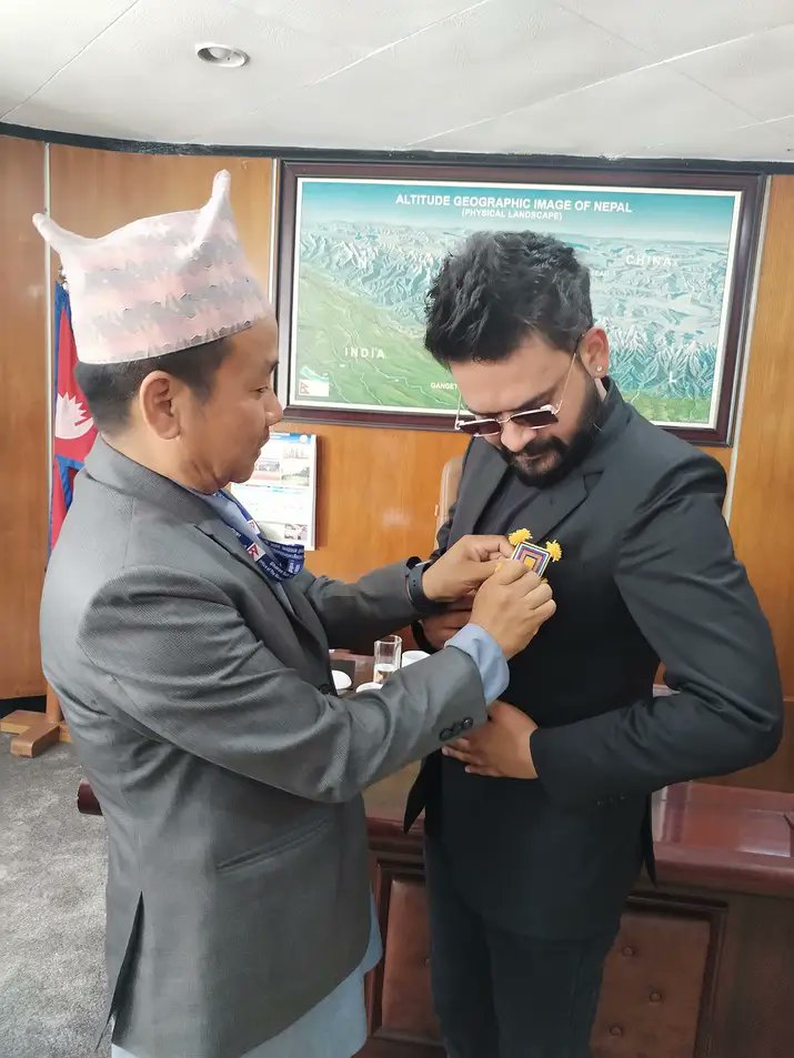 mayor_harka's tweet photo. बालेन शाह ज्युसङको भेटघाट। https://t.co/XlLiu6WDSP