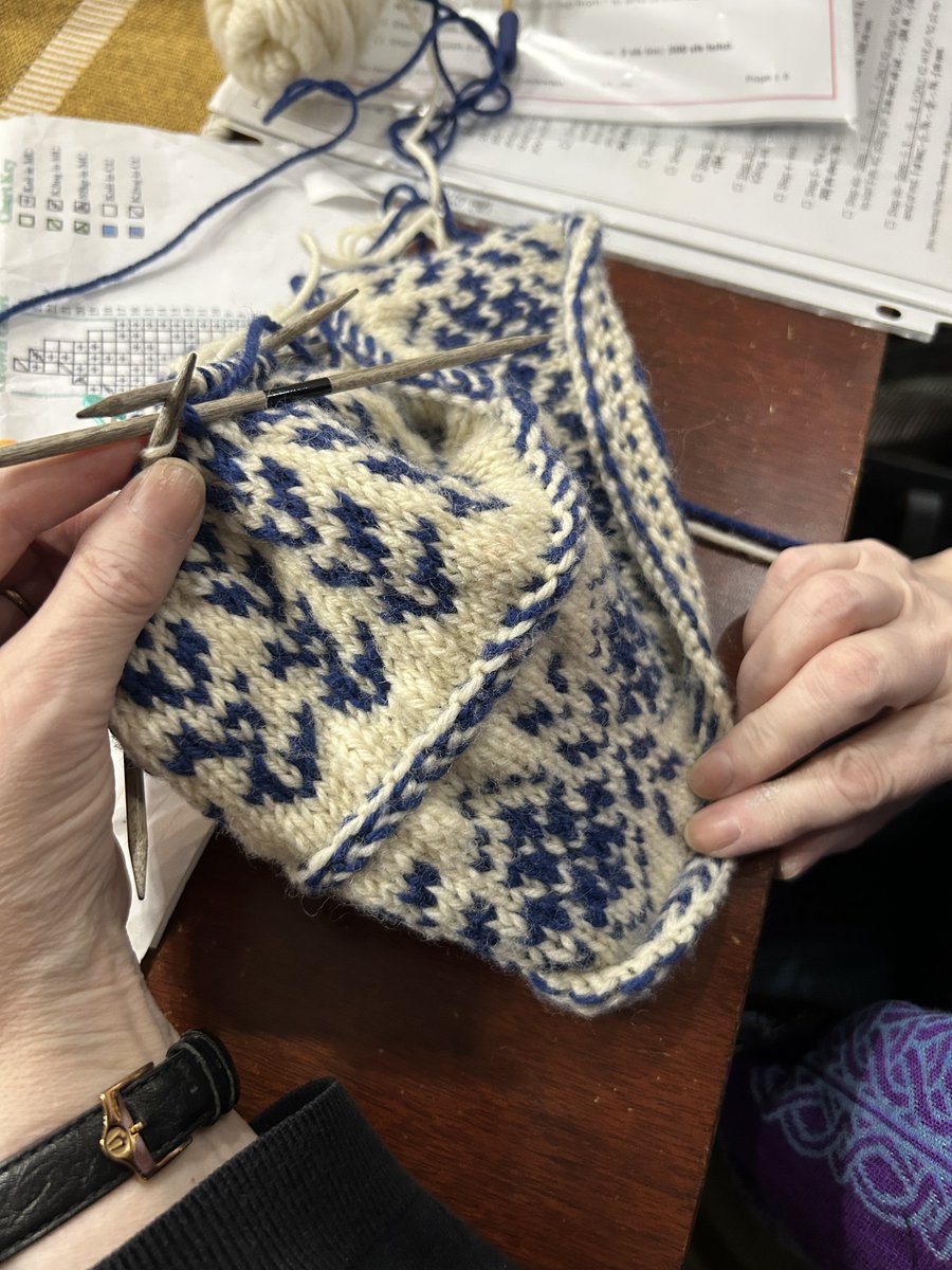 FiberValleyGirl's tweet photo. Shawl Crawl Continues + Spring Projects Blossom - https://t.co/AiDgPaWZV6 https://t.co/OzpH8aubiG