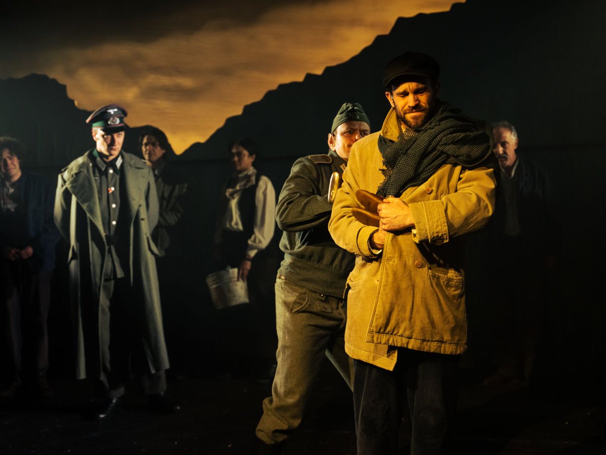 StageberryX's tweet photo. Get a first look at the world premiere of Waiting For Anya at @theBarnTheatre

Simon Reade’s stage adaptation of Michael Morpurgo's work runs  at the venue through 5 May

📸 Alex Tabrizi https://t.co/xKndUGgqnb