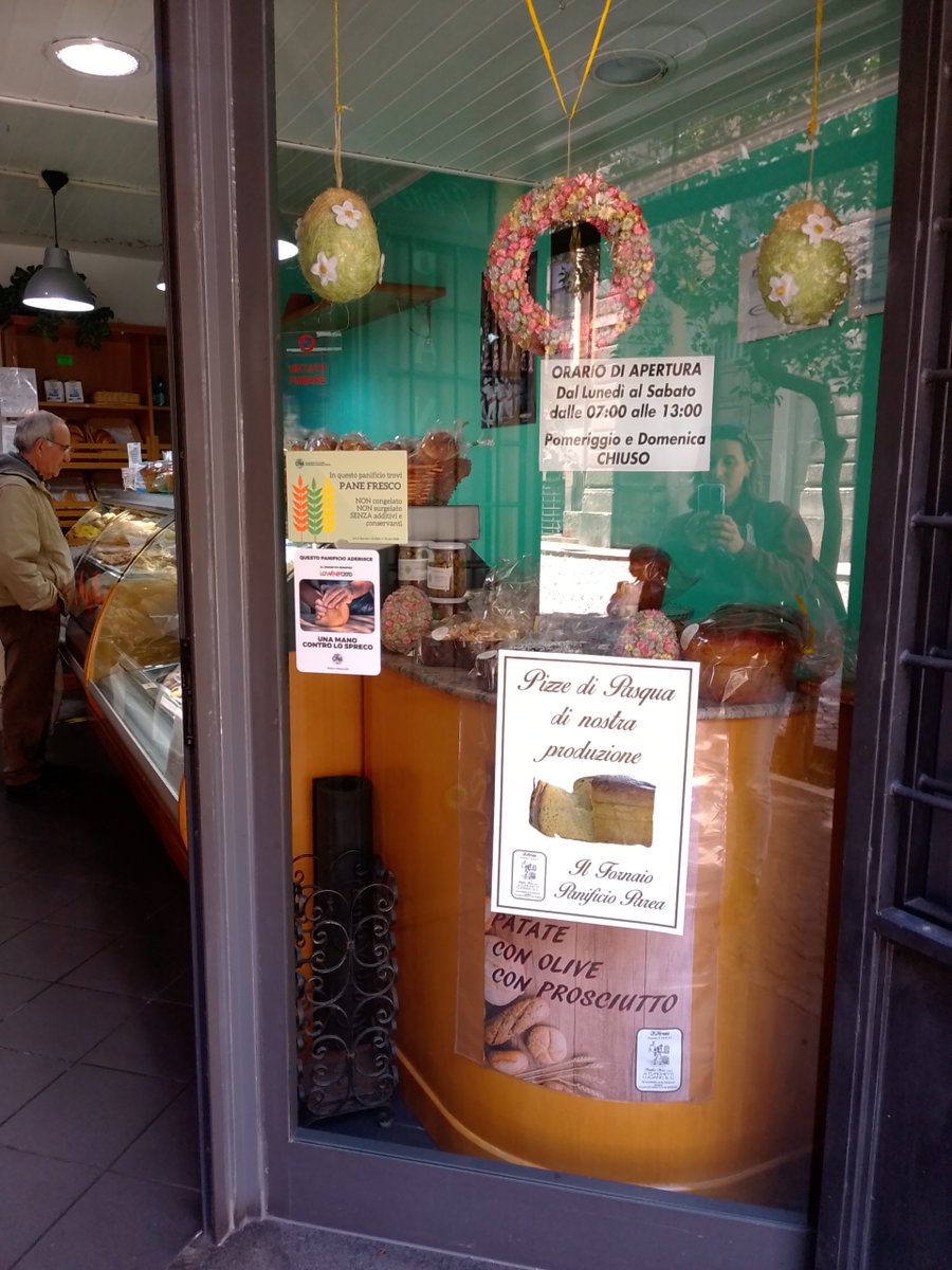 lowinfood's tweet photo. 🥖Italian bakeries affiliated with @CnaViterboCiv joined the roadmap against #breadwaste “una mano contro lo spreco” promoted in #LOWINFOOD.
🤝10 #bakeries are implementing the 5 recommendations agreed upon during the #stakeholder dialogue.
Info🔗https://t.co/ll1VmvOcpI #Italy https://t.co/F1twsmtbew