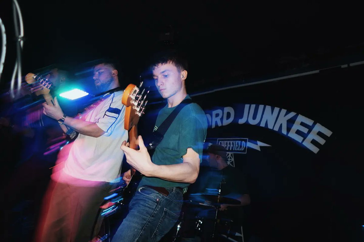 Supporting @TheUtopiates last week @RecordJunkee was class. 

Big week this week, second single 'Catalyst' out Friday. Playing at @LendingRoomLDS Saturday for @This_Feeling. Ticket link in bio. 

More announcements coming very soon keep an eye out 👀

📸 @liaaaaatgigs

Reece Beck