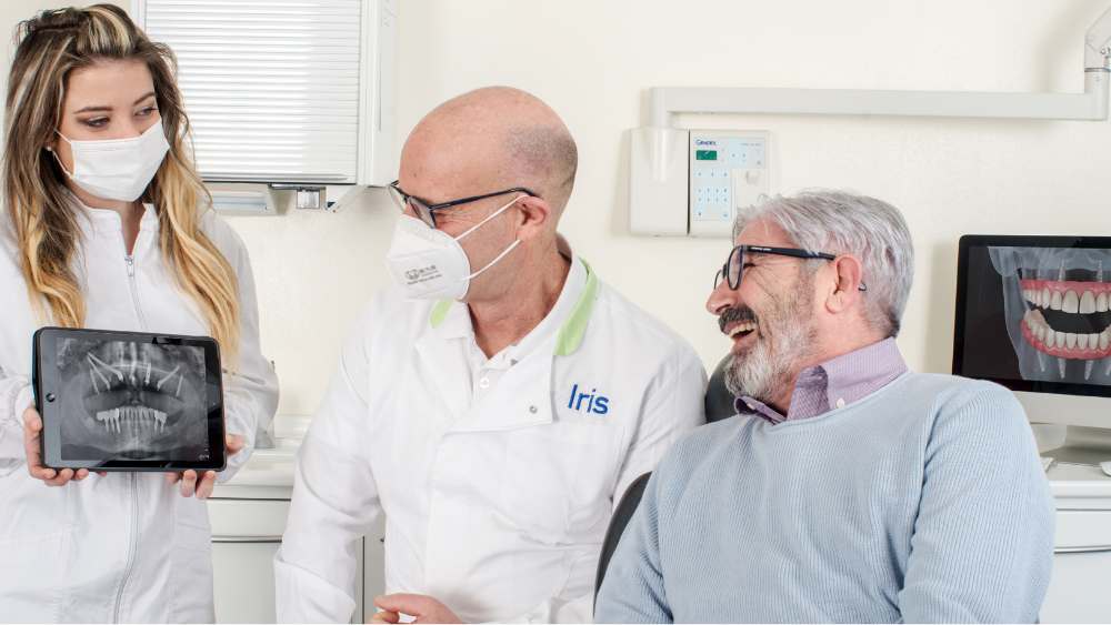 Impianti zigomatici: come tornare a sorridere e mangiare con denti fissi nonostante la mancanza di osso mascellare. - ecodiparma.it/2023/04/04/imp…