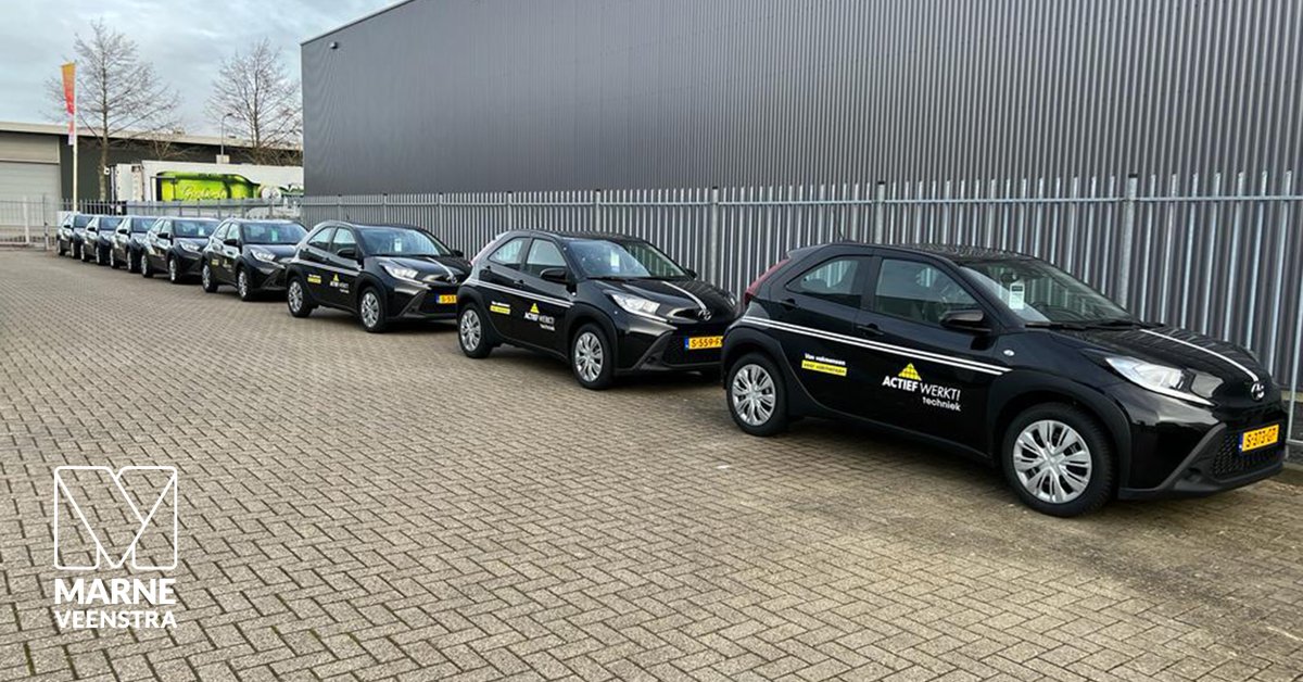 MarneVeenstra's tweet image. In opdracht van @WerkenbijActief recentelijk weer 10 rijdende visitekaartjes afgeleverd.
Heel veel succes toegewenst. #autosigning