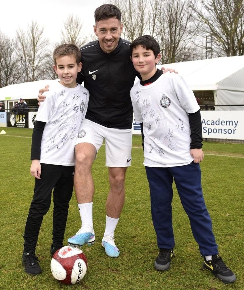 We are very excited to announce that Robert Briggs from <a href="/SouthShieldsFC/">South Shields FC</a> will be taking part in the penalty shoot out at half time at the #DannyGrahamCharityMatch on 20th May!
Book your tickets now - heelandtoe.org.uk/events/danny-g… RT #footballnews #southshieldsfc #gatesheadFC #NUFCFans