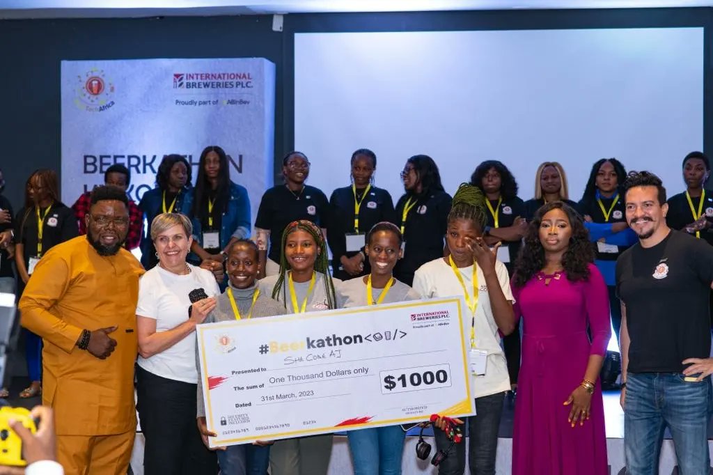 beertechafrica's tweet photo. Meet Our Winners, our 2nd runner-up - She CodesAJ @codelab_by_skillhub

These ladies are part of CodeLab by SkillHub, a social enterprise that trains young adults who are economically drawn back in slums to become world-class software engineers...
#BeerTechAfrica #Beerkathon https://t.co/JmhrDZPhDI