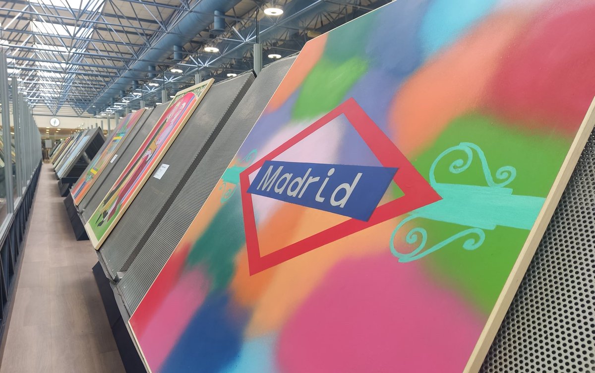 aena's tweet photo. ✈️ El #Aeropuerto Adolfo Suárez #Madrid-#Barajas expone una selección de piezas de arte urbano “Miradas plurales”.

📍 Espacio de exposición de la terminal T2, en el pasillo del Metro.
📅 Hasta el próximo 28 de abril. https://t.co/Ni6qu4q937