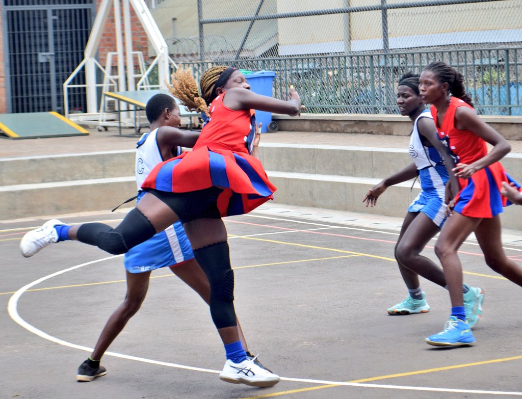 NetballUpdates1's tweet photo. #MatchDay | #TuesdayAction #Game2
HT'
NIC NC vs Busia Greater Lions
Q1: 15-08
Q2: 27-13
#UNSL | #Shecranes256 | #UNF256
@NBSportUg @shecranes256 @VBugerere https://t.co/uw7D0tiDaf