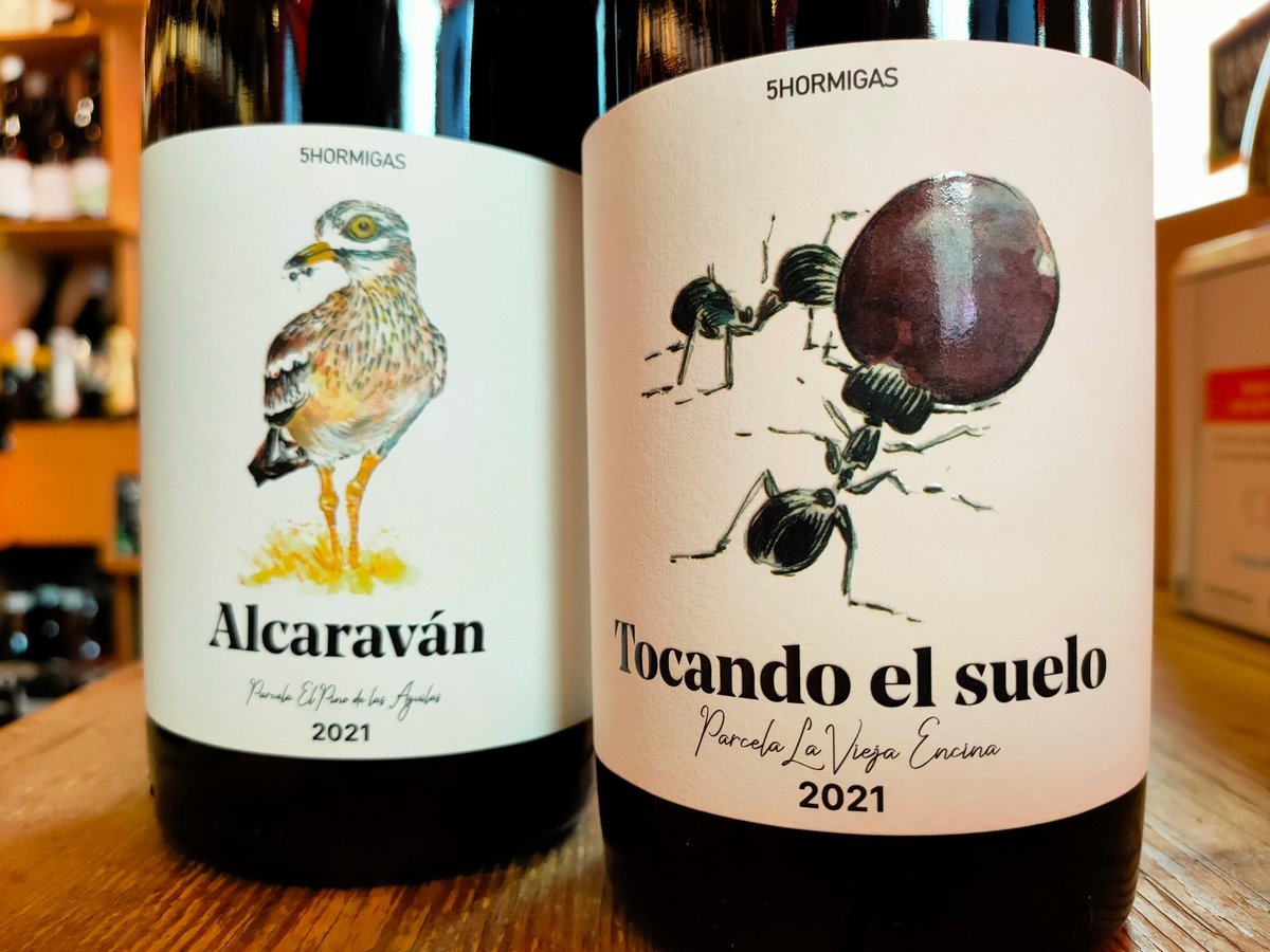 📢 ¡Novedades!  "5 HORMIGAS"

🔸Este proyecto se enmarca en la Región de Murcia, al sureste de España y nace
en el año 2015.

En @vinotecatierra encontrarás:

⭕ Alcaraván 2021, monastrell de Mula (Murcia)

⭕ Tocando el suelo 2021,  monastrell de Yecla (Murcia)