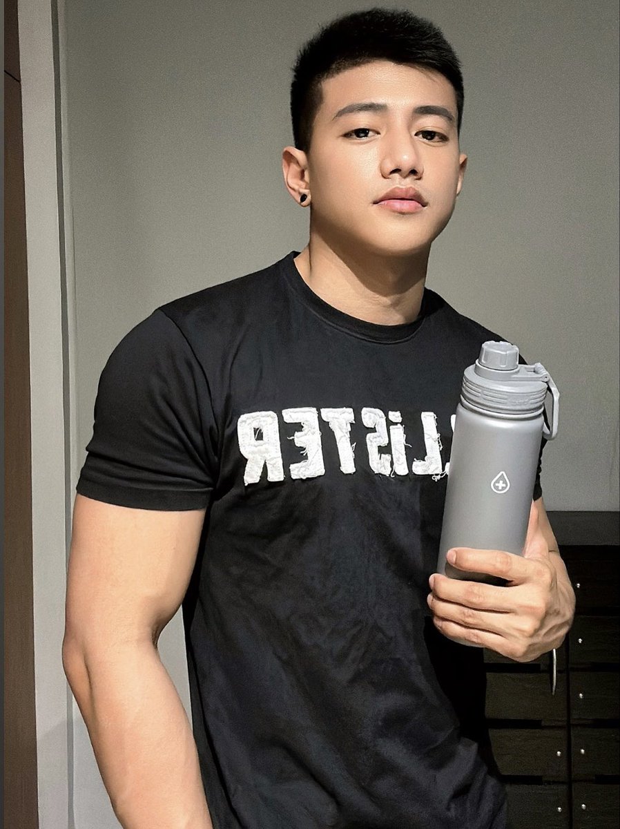 ItsVrixGallano's tweet photo. Thrst Coming Soon
Ps. Flask/Canteen po ito ah para malinaw.
Mejo Green Minded pa nman mga tao dito.πππ
#thrst https://t.co/lZxMLyUEgj