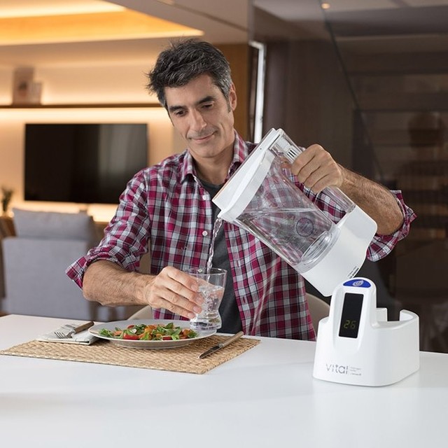 hydrasana's tweet photo. ¿Sabes que beber agua hidrogenada tiene múltiples beneficios para la salud?

📷 Con la jarra Vital Hydrogen será muy sencillo generar agua enriquecida con hidrógeno.

📷 946 436 056
📷 https://t.co/3YK2UrLj5S

#hidrogeno #aguahidrogenada #osmosisinversa #salud #agua #hydrasana https://t.co/xOAj7Hlx5a