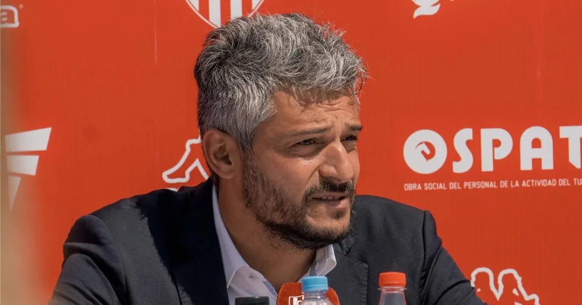Unión anunció la salida de Gustavo Munúa y empezó a buscar nuevo entrenador viapais.com.ar/santa-fe/union…