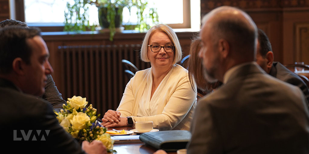 Permanent Secretary <a href="/Kivimakim/">Minna Kivimäki</a> has been nominated as a candidate for the post of Secretary-General of the International Maritime Organization (IMO). ⚓️

🔗 Read more: lvm.fi/-/kansliapaall…