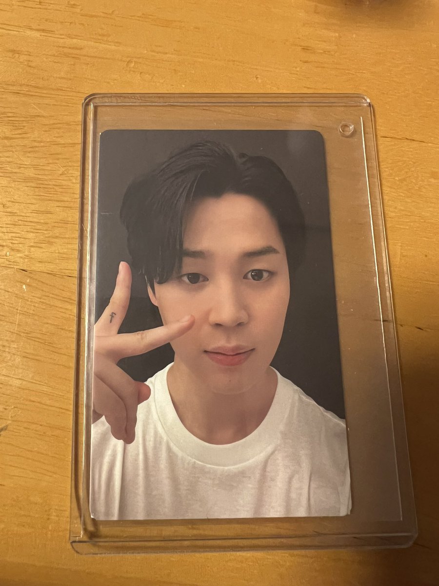 tmj54jdgw's tweet photo. @BTS0613HINA 検索から失礼します🙇‍♂️
こちら所持しておりますが交換可能でしょうか？ https://t.co/ueygl6BgjY