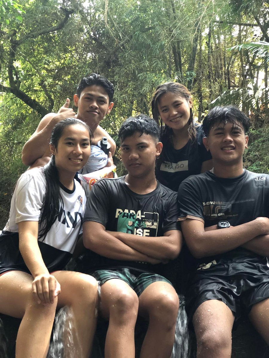 roderno_prncs's tweet photo. w/best peeps! 💗 https://t.co/SmkQqu5w1O