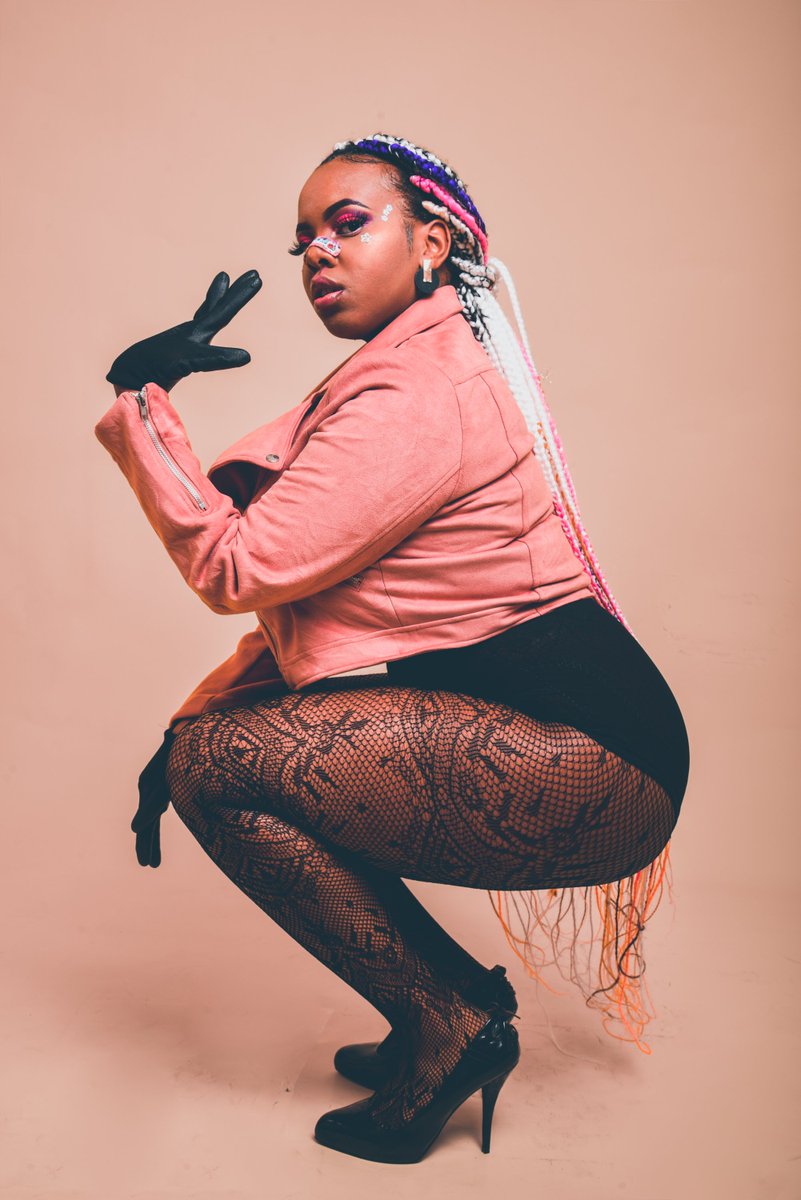 BoraaMike_'s tweet photo. @CoolFMAbuja @GodwinAdogame Thank you Cool FM. It's a dream come true to hear myself on the radio.

Please stream Moves of my new EP #Chemicals. Music Video to Moves drops soon
https://t.co/SArlDQ8eKB

Subscribe to BORAA https://t.co/Um6OZexivX https://t.co/209f7owRNC